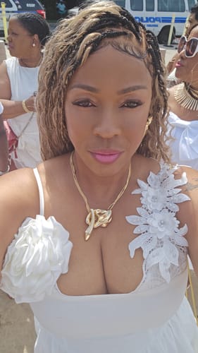 Customer photo review of BOHEMIAN KNOTLESS BRAID WIG, FULL LACE, WAIST, VIP LUX COLOR