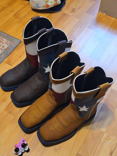 Customer photo review of Chocolate Brown TEXAS Flag Leather Work Boots - Composite Toe