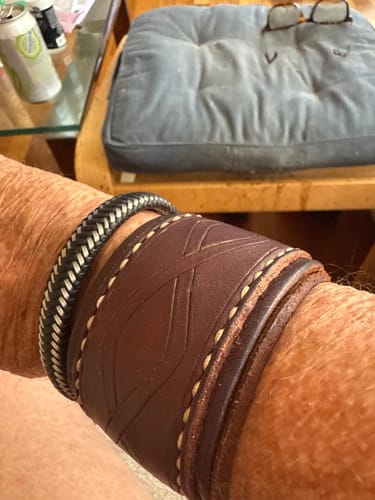 Customer photo review of Armband i äkta läder