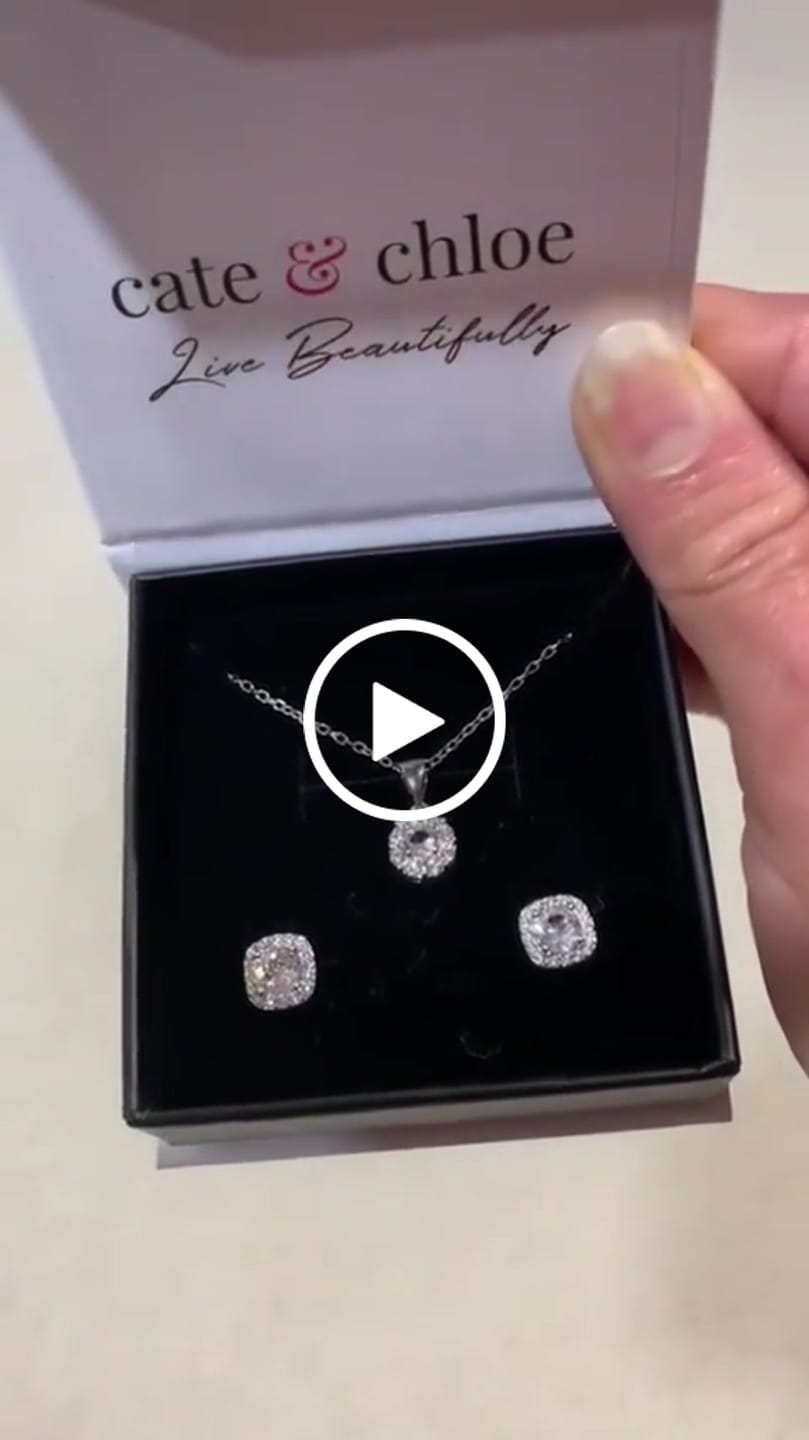 Customer video review of Ruth 18k White Gold Plated Silver Pendant Necklace with Swarovski Crystals
