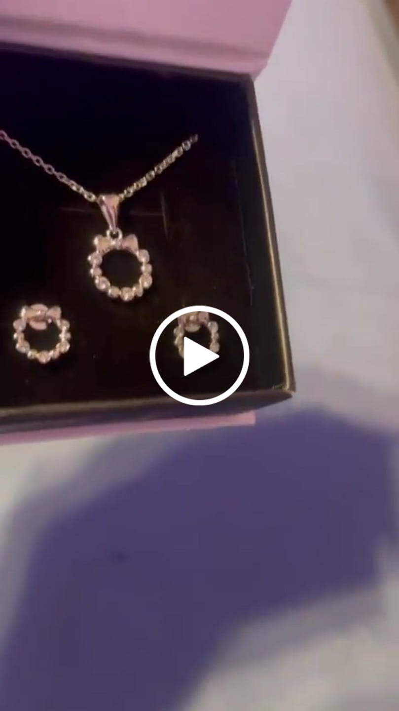 Customer video review of Edith 18k White Gold Plated Silver Ribbon Necklace and Earring Set with Swarovski Crystals