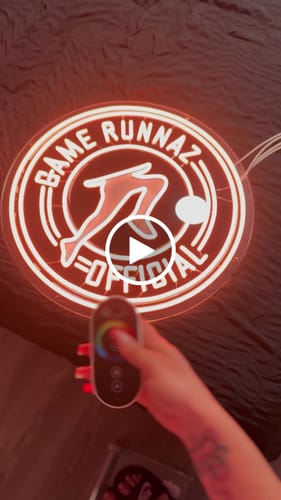 Customer video review of GAME RUNNAZ OFFICIAL - Premium Neon Artwork
