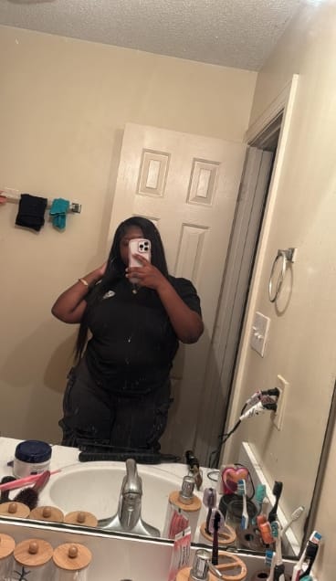 Customer photo review of MORE FACE 13x6 Lace Frontal Wig Preplucked Straight Human Hair Wigs With Baby Hair