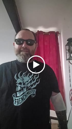 Customer video review of T-SHIRT BLUE DEVIL
