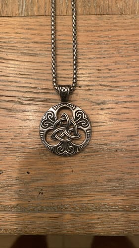 Customer photo review of PENDENTIF TRIQUETRA