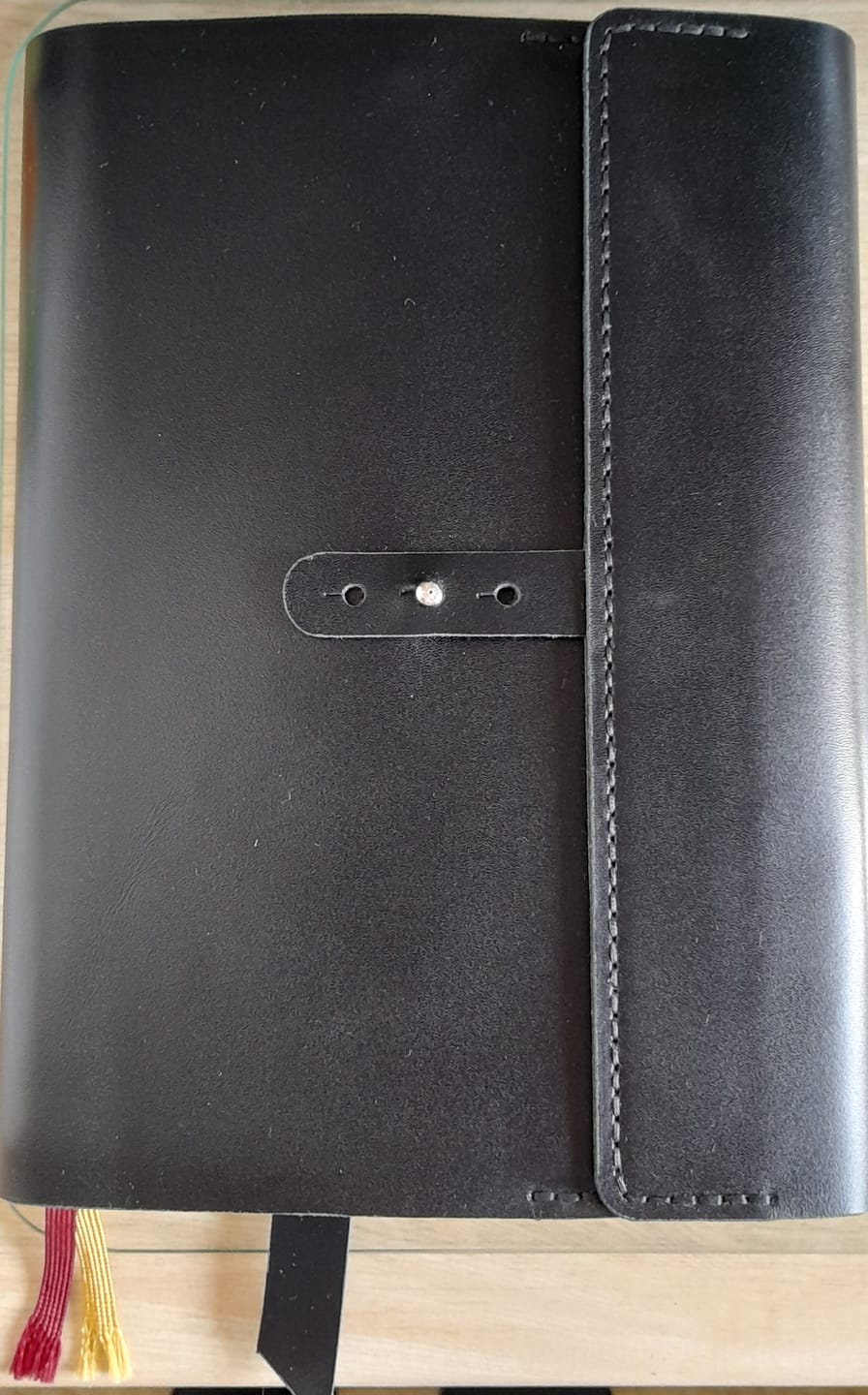 Customer photo review of Bibelhülle "Vario+" · echtes Leder · handmade Bibelhülle nach Maß