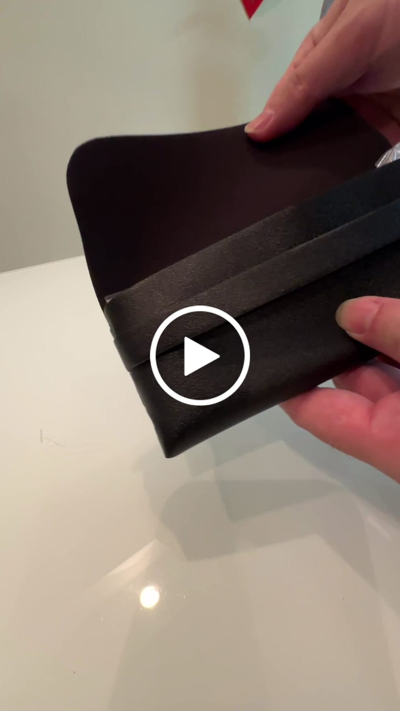 Customer video review of FREE Sunglasses Leather Pouch + Suede Microfiber Cloth (Worth RM24.90)