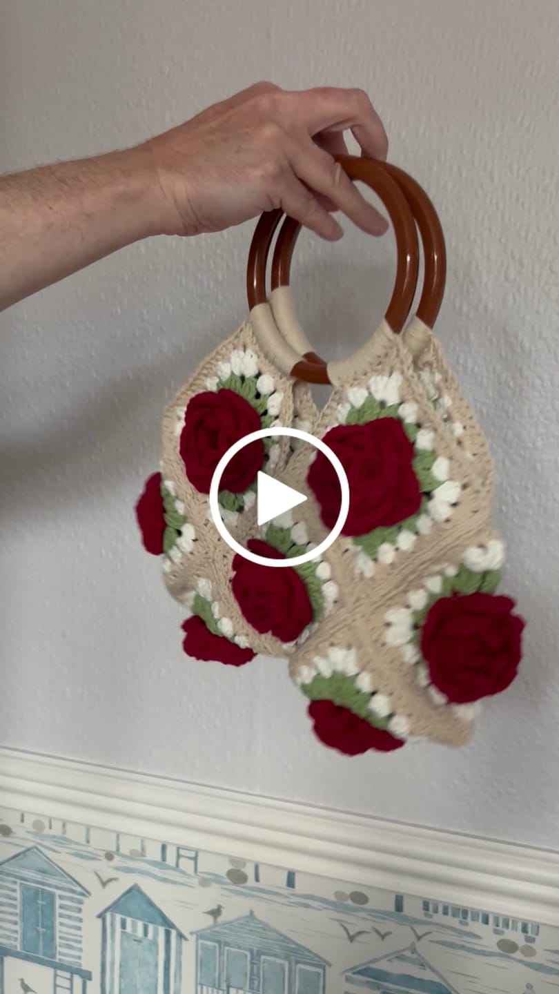 Customer video review of 1980 Rose Handbag Crochet DIY KIT