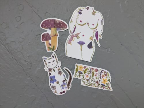 Lisa H. review of 100 - 4" Custom Vinyl Stickers image 1 out of 1