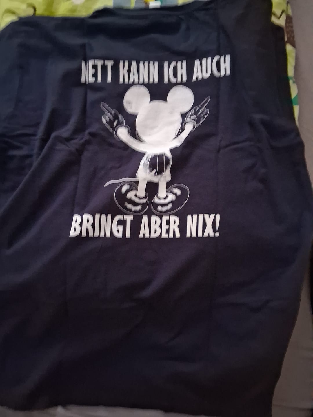 Customer photo review of NETT KANN ICH AUCH MAUS Rückendruck | Premium Shirt Unisex