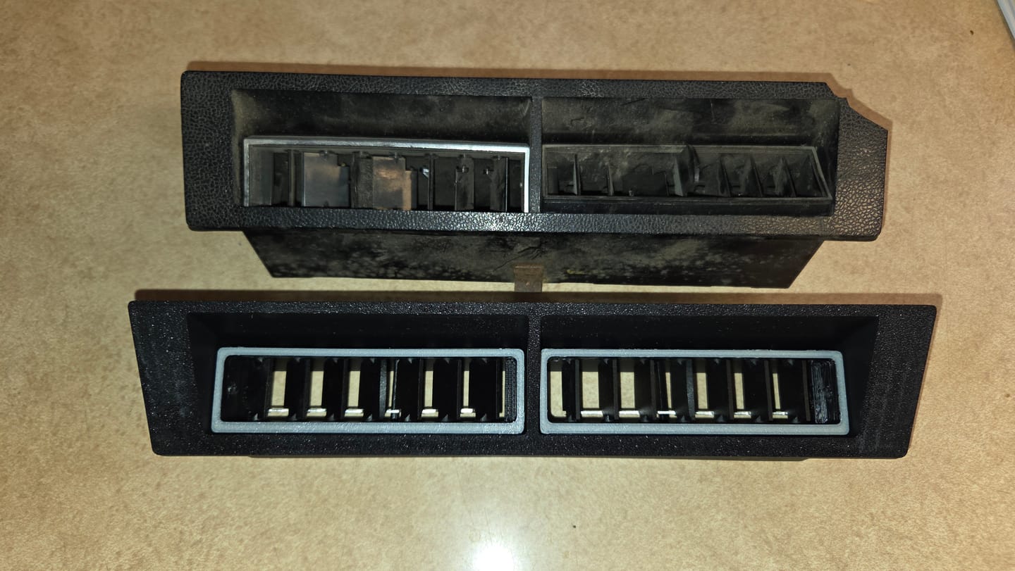 Customer photo review of 1970-74 Dodge Challenger Plymouth Barracuda Dash Vent Combo