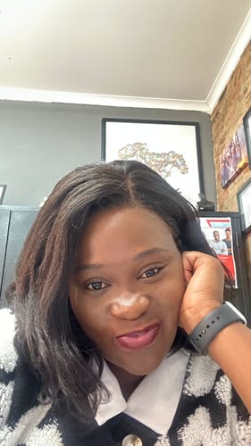 Customer photo review of Peruvian Lace Frontal Wig Kinky Straight Wave 10 Inch