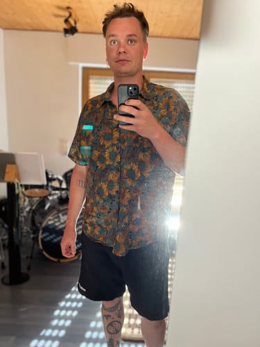 Customer photo review of Chemise d'été à manches courtes en coton respirant rétro tournesol pour hommes