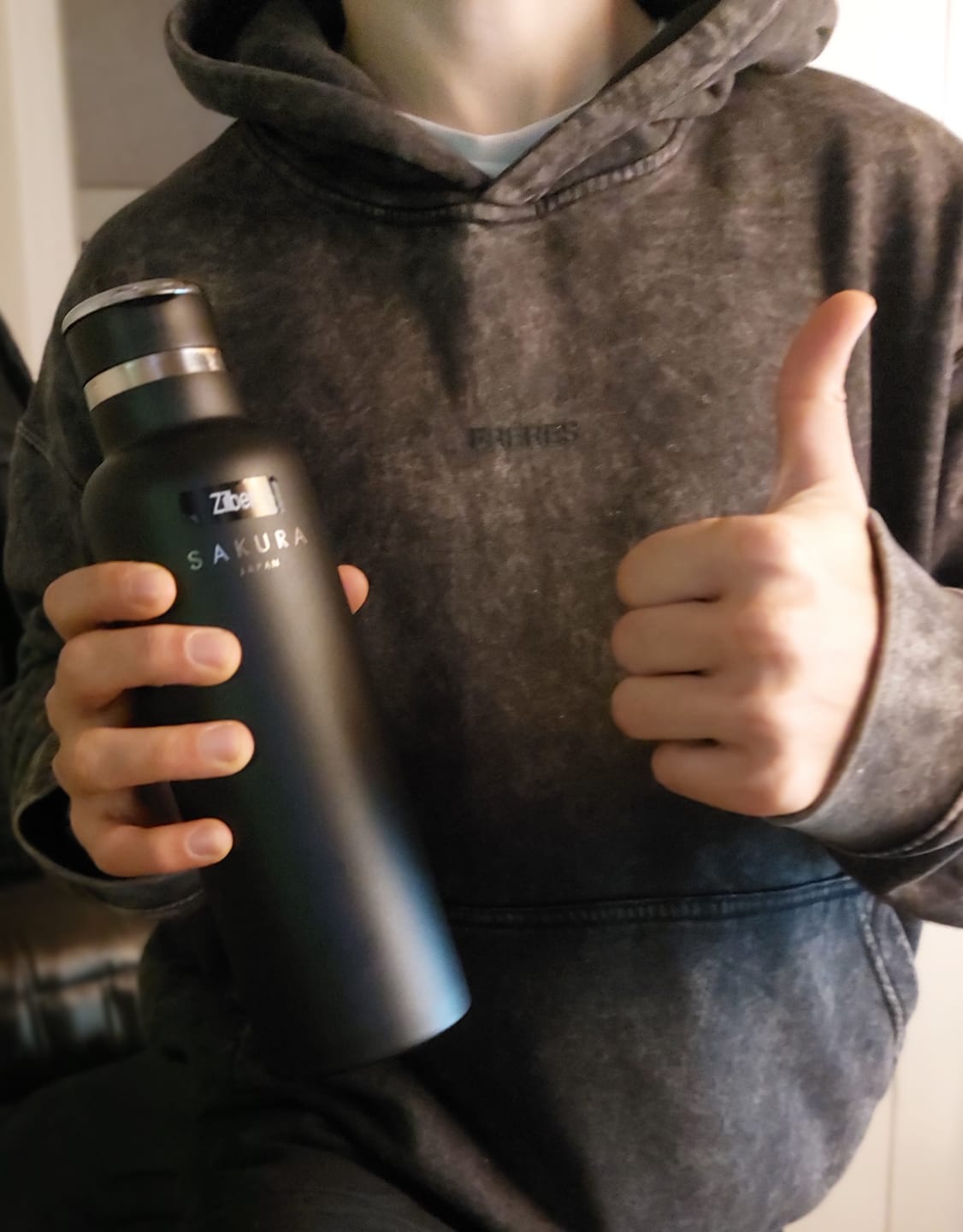 Customer photo review of Botella Térmica Sakura Acero Inoxidable 750 Ml Negra Mate