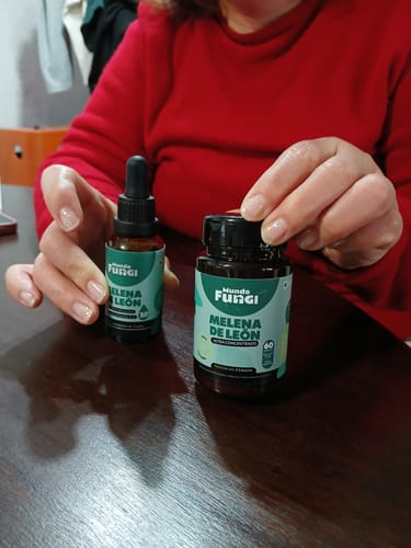 Customer photo review of Melena de León Cápsulas + Gotas - Extracto Ultra Concentrado