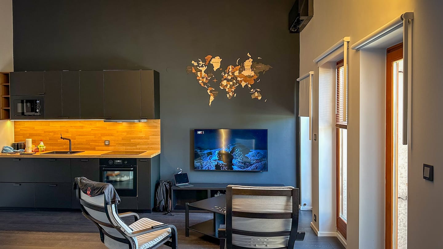 Customer photo review of Obsidian 3D World Map