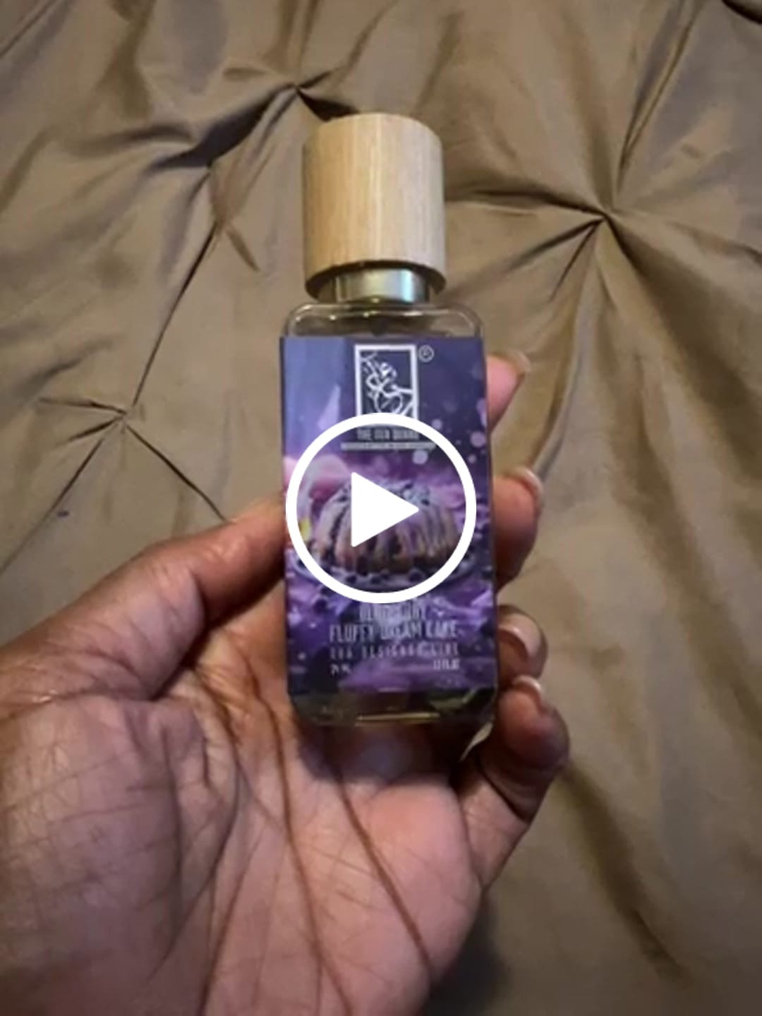 Customer video review of Blueberry Fluffy Dream Cake