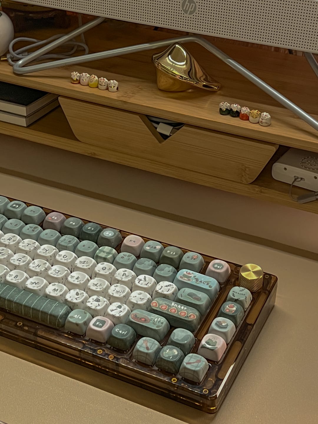 Customer photo review of KiiBOOM Sprout Picnic Keycap Set