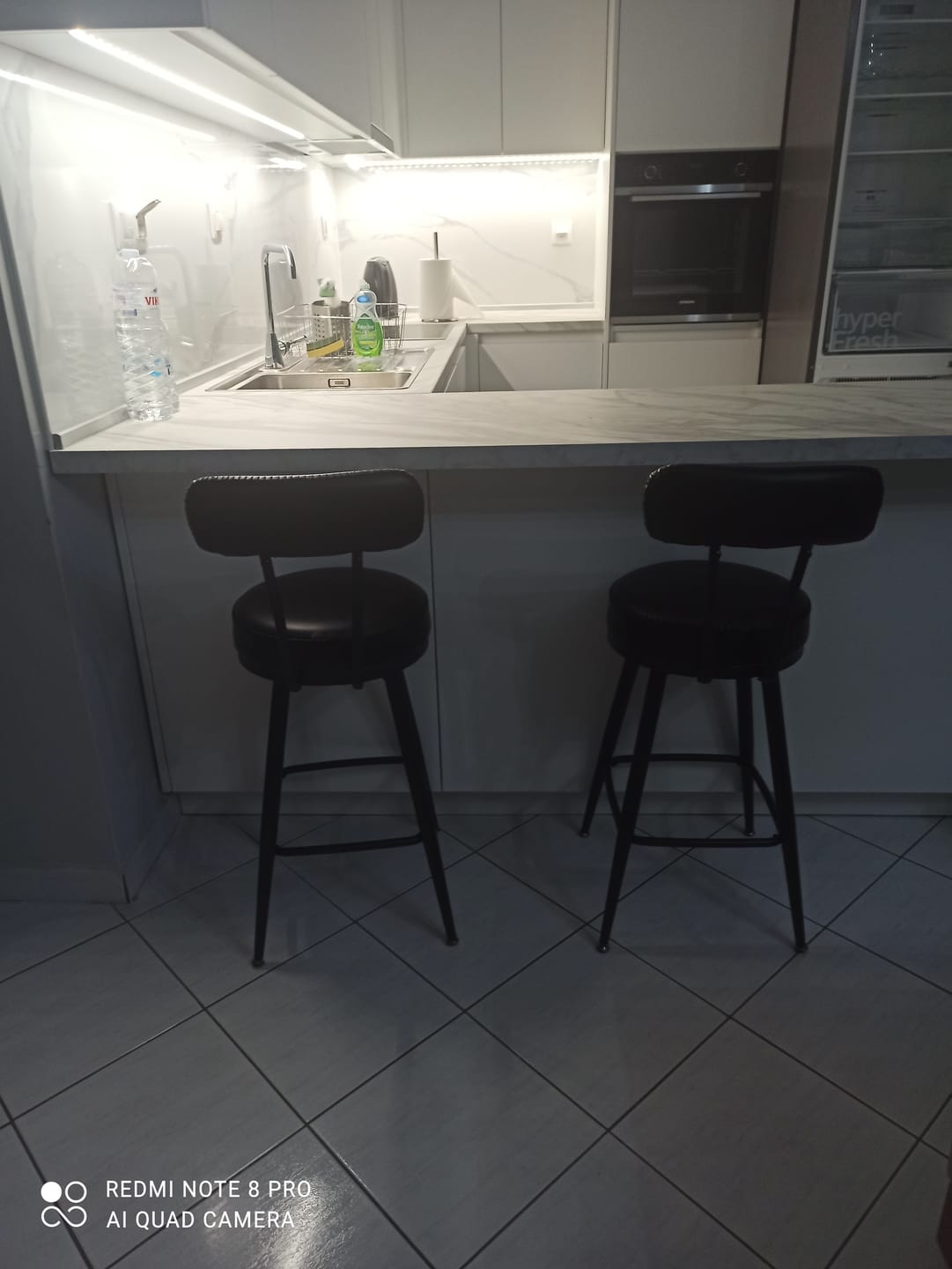 Customer photo review of Σκαμπό για Πάσο Κουζίνας Σετ 2 τεμ. Μπαρ Περιστρεφόμενα EKHO Ύψους Καθίσματος 65 εκ LB-C089B01