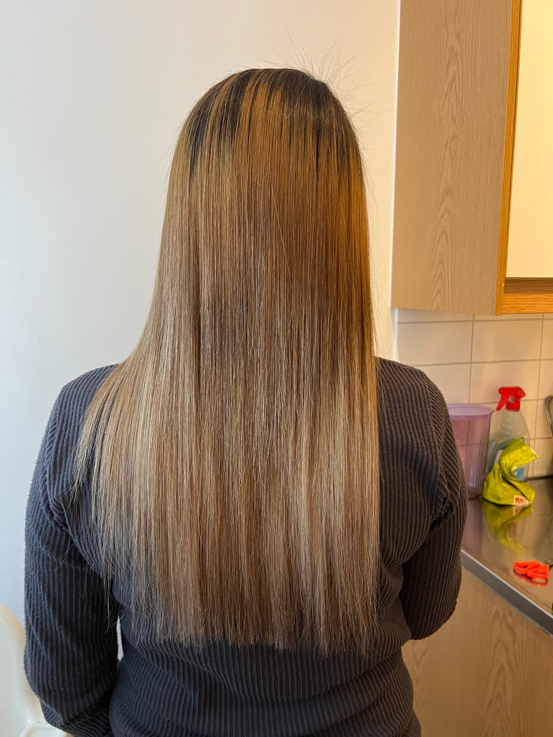 Customer photo review of Ana Paula Carvalho Liso Lambido Hair Realignment Progressive Brush Volume Reducer 1L