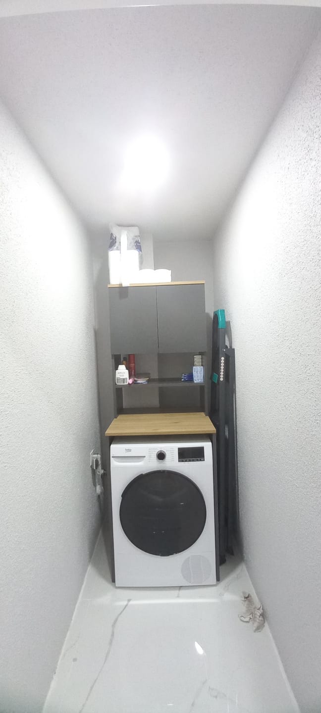 Customer photo review of Rani KD101 Çamaşır Makinesi Dolabı 3 Raflı Kapaklı Banyo Dolabı Antrasit - Sepet Ceviz