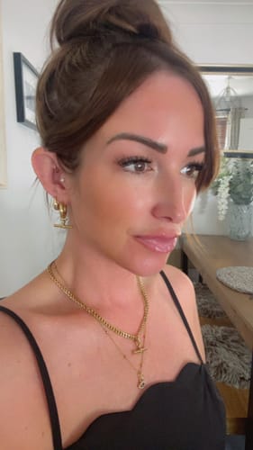 Customer photo review of The Evie Essential Hoops