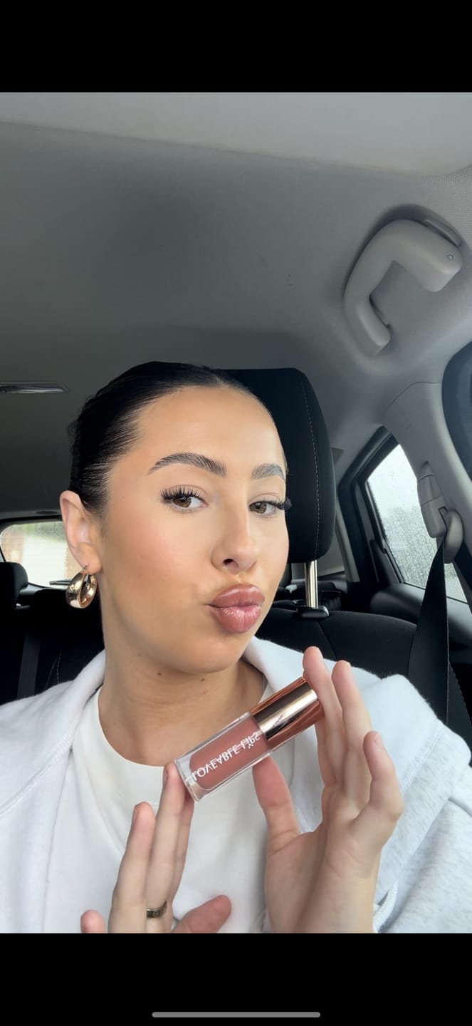 Customer photo review of Nude Glow Lip Gloss