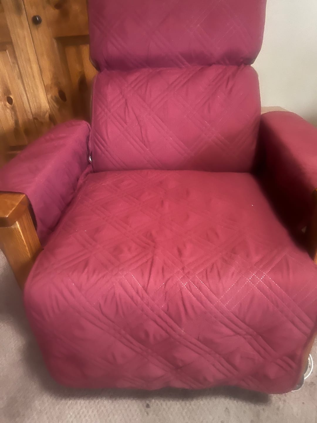 Customer photo review of Waterproof Recliner Chair Cover with Double Straps