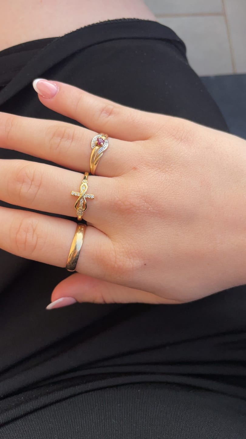 Customer photo review of Bague Croix Amour