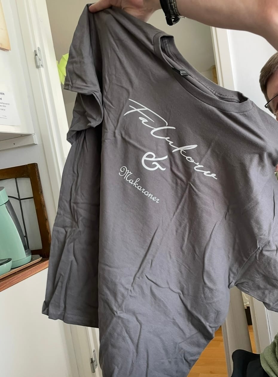 Customer photo review of Designa din egen t-shirt - egen text