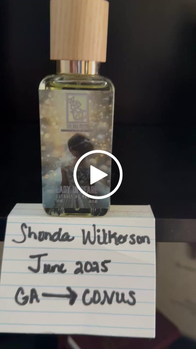 Customer video review of Lady in Pearl