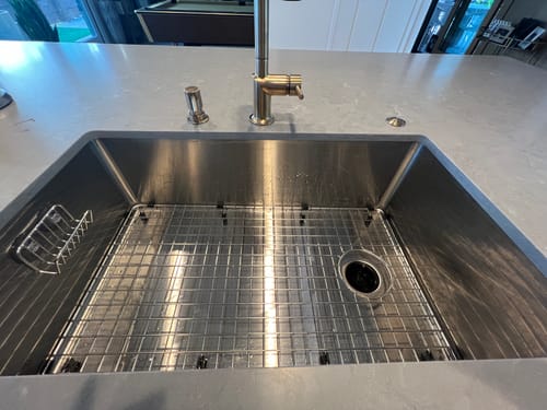 Customer photo review of 31" Stainless Steel Undermount Kitchen Sink - Single Bowl - 10" Depth - Offset Reversible Drain (5S31c-10)