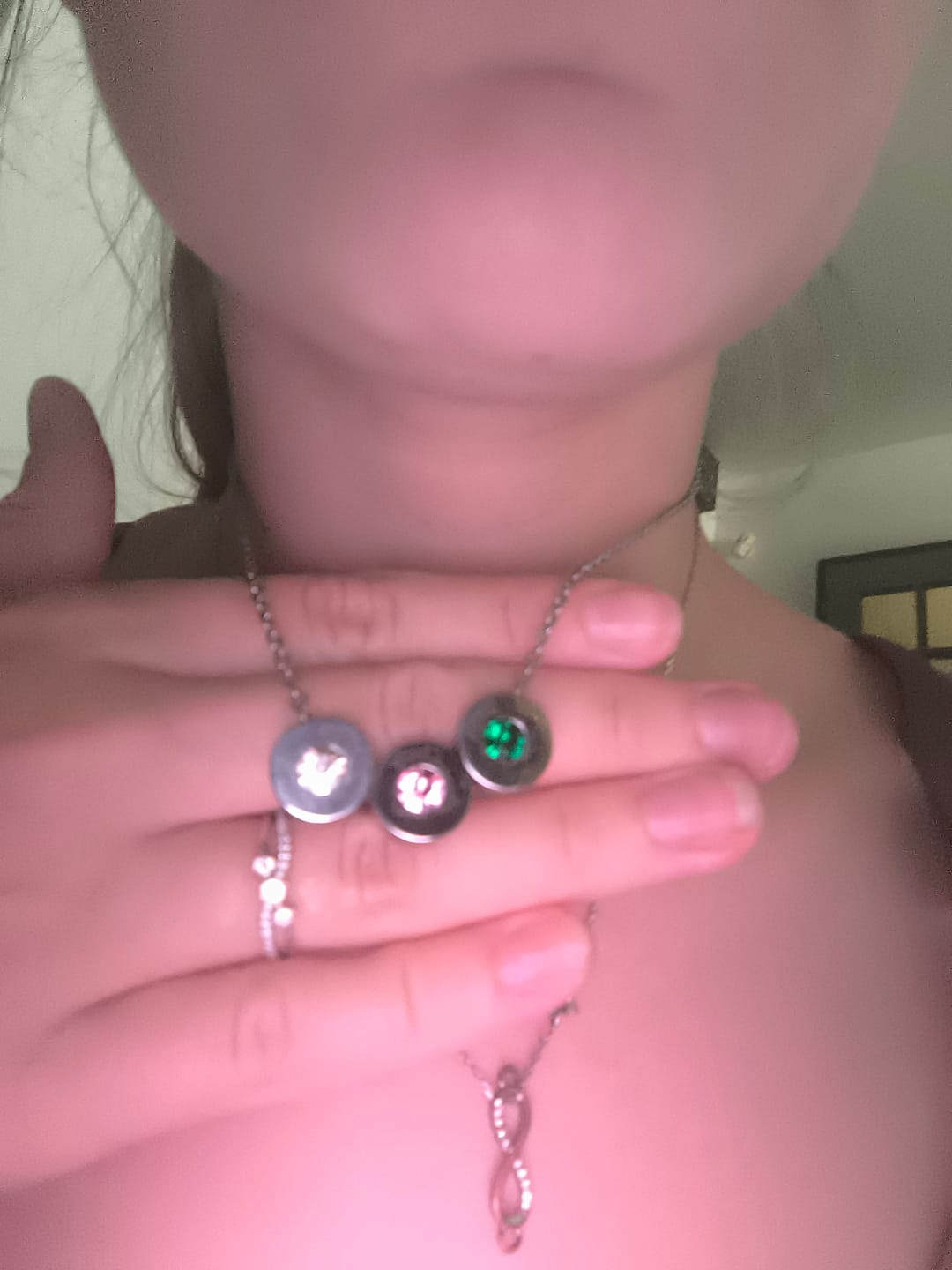 Customer photo review of Collier Perles Gravées avec Prénoms & Pierres de Naissance