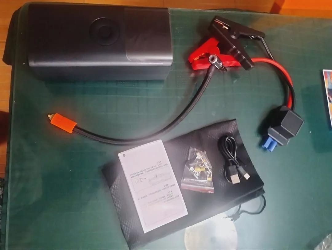 Customer photo review of 4-in-1 Tire Inflator, Jump Starter, Power Bank and LED Light