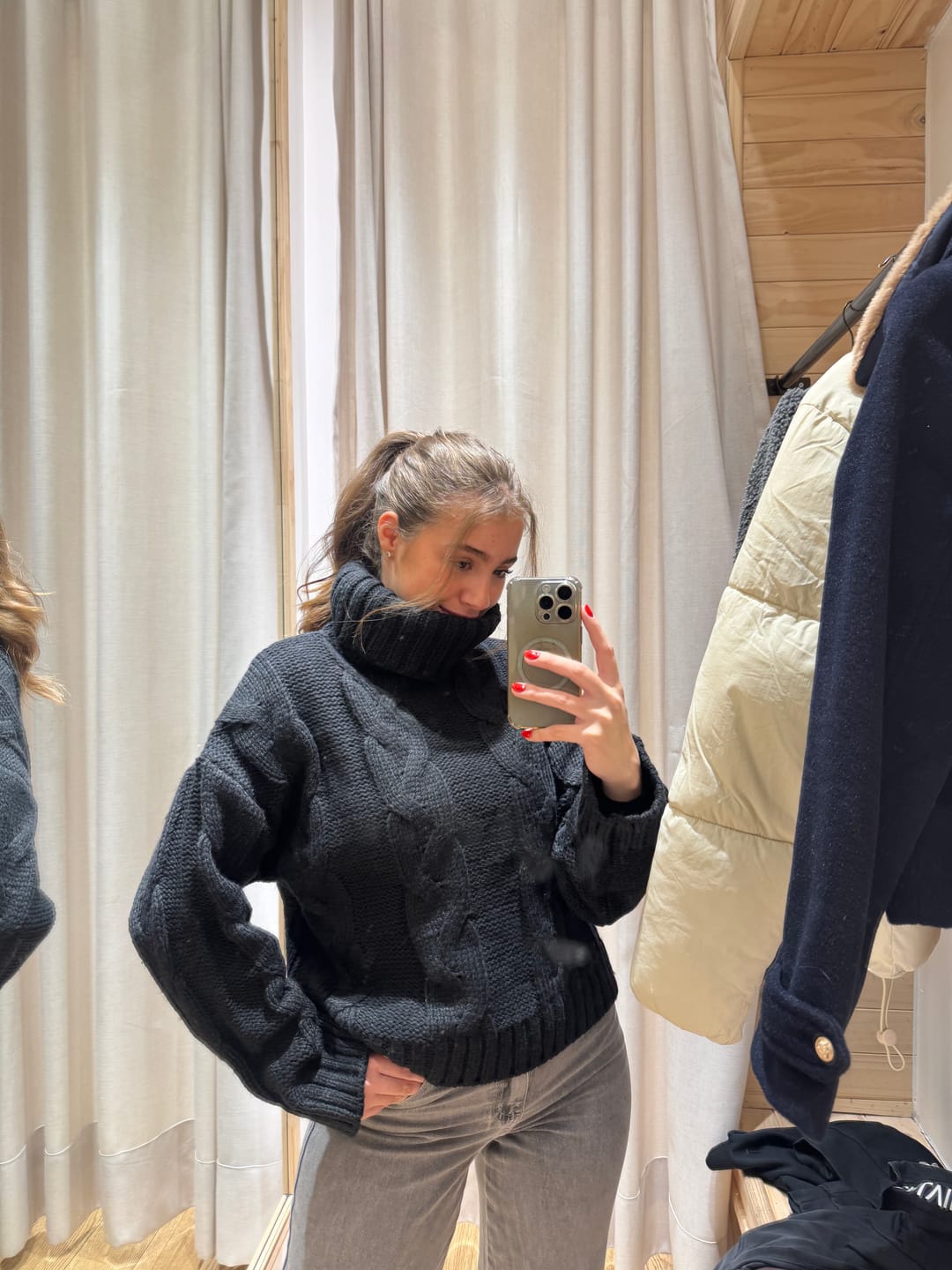 Customer photo review of Sweater Trenzado Black
