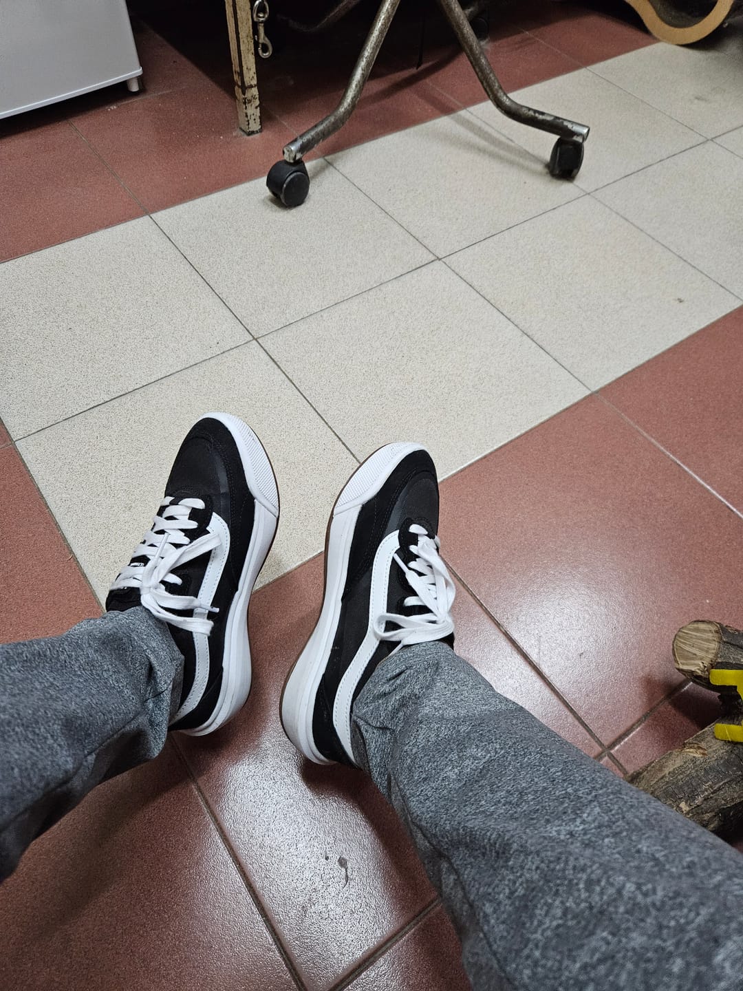 Customer photo review of Zapatillas Vans MTE Ultrarange 2.0 SE Negro Blanco Marrón