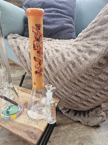 Customer photo review of 18" AFM Spooky Halloween Glass Beaker Bong Bundle