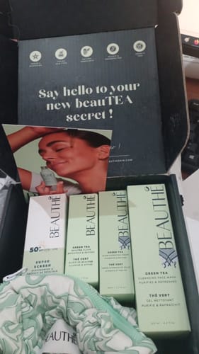 Customer photo review of Crème Hydratante Éclat au Thé Vert