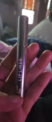 Customer photo review of SlayLiner Peel-Off Lip Tattoo