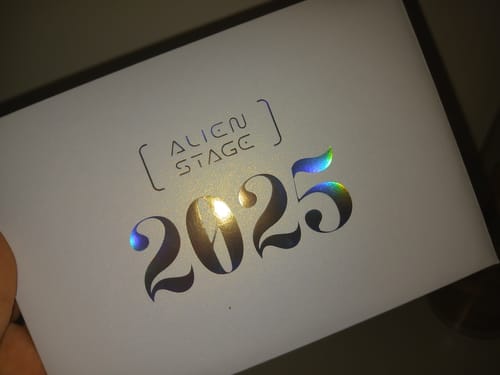 Customer photo review of Alien Stage New Year's Eve Season 2025 Acrylic Calendar Set