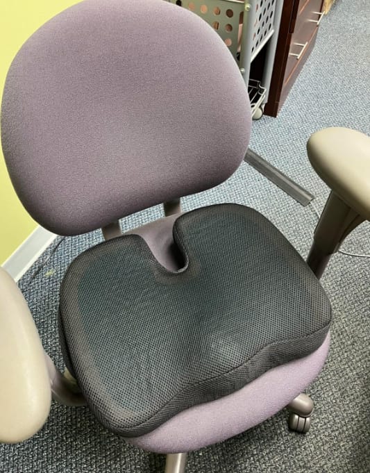 Customer photo review of Gel & Memory Foam Coccyx Seat Cushion for Pressure Relief