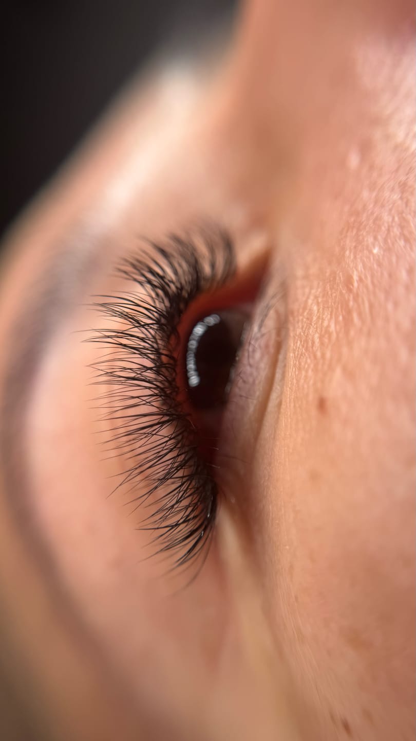 Customer photo review of W Shape Lashes Extension