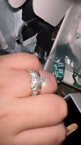 Customer photo review of FOREVER RING - 18K GOLD-PLATED