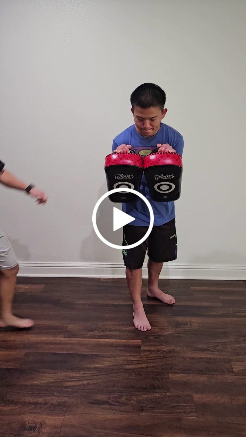 Customer video review of Fairtex Muay Thai Curved Pads
