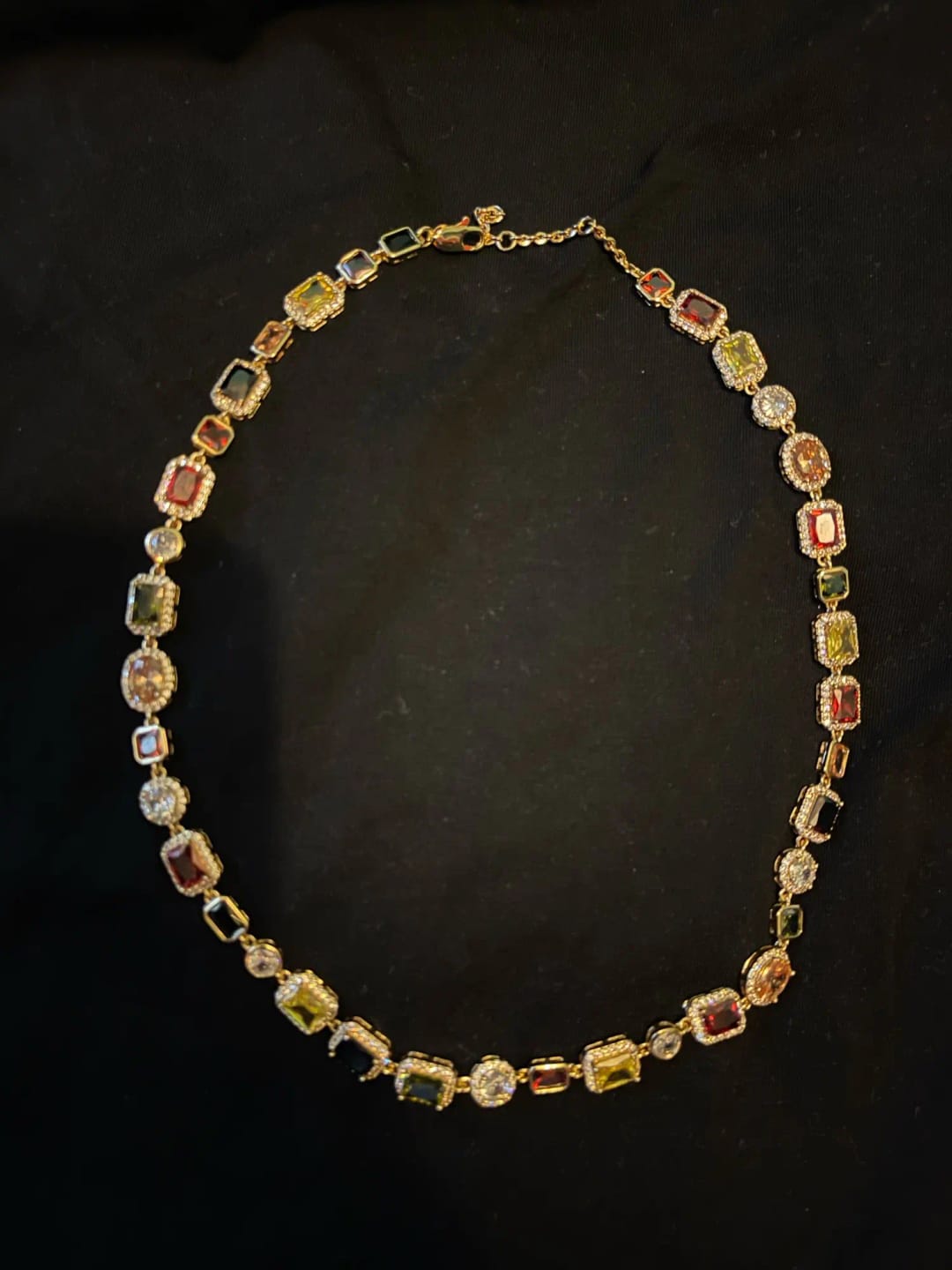 Customer photo review of Collier de pierres précieuses (or)