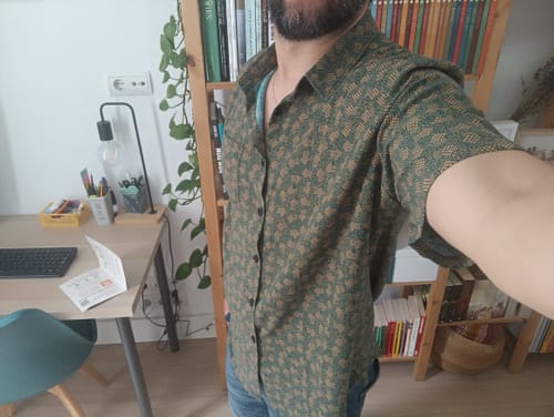 Customer photo review of Chemise à manches courtes et poche verte à imprimé géométrique rétro pour homme