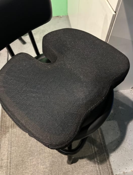 Customer photo review of Gel & Memory Foam Coccyx Seat Cushion for Pressure Relief
