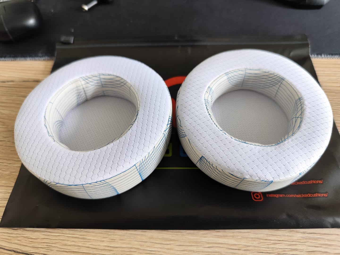 Customer photo review of Corsair Virtuoso Earpads - WC FreeZe Cooling Gel