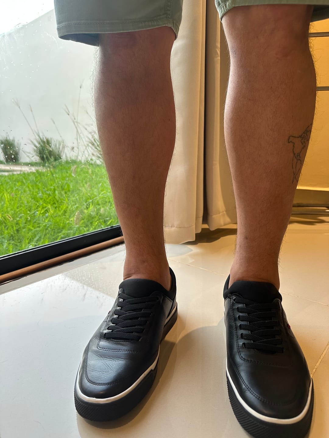 Customer photo review of SNEAKER CASUAL AGUJETA ELÁSTICA PIEL NEGRO
