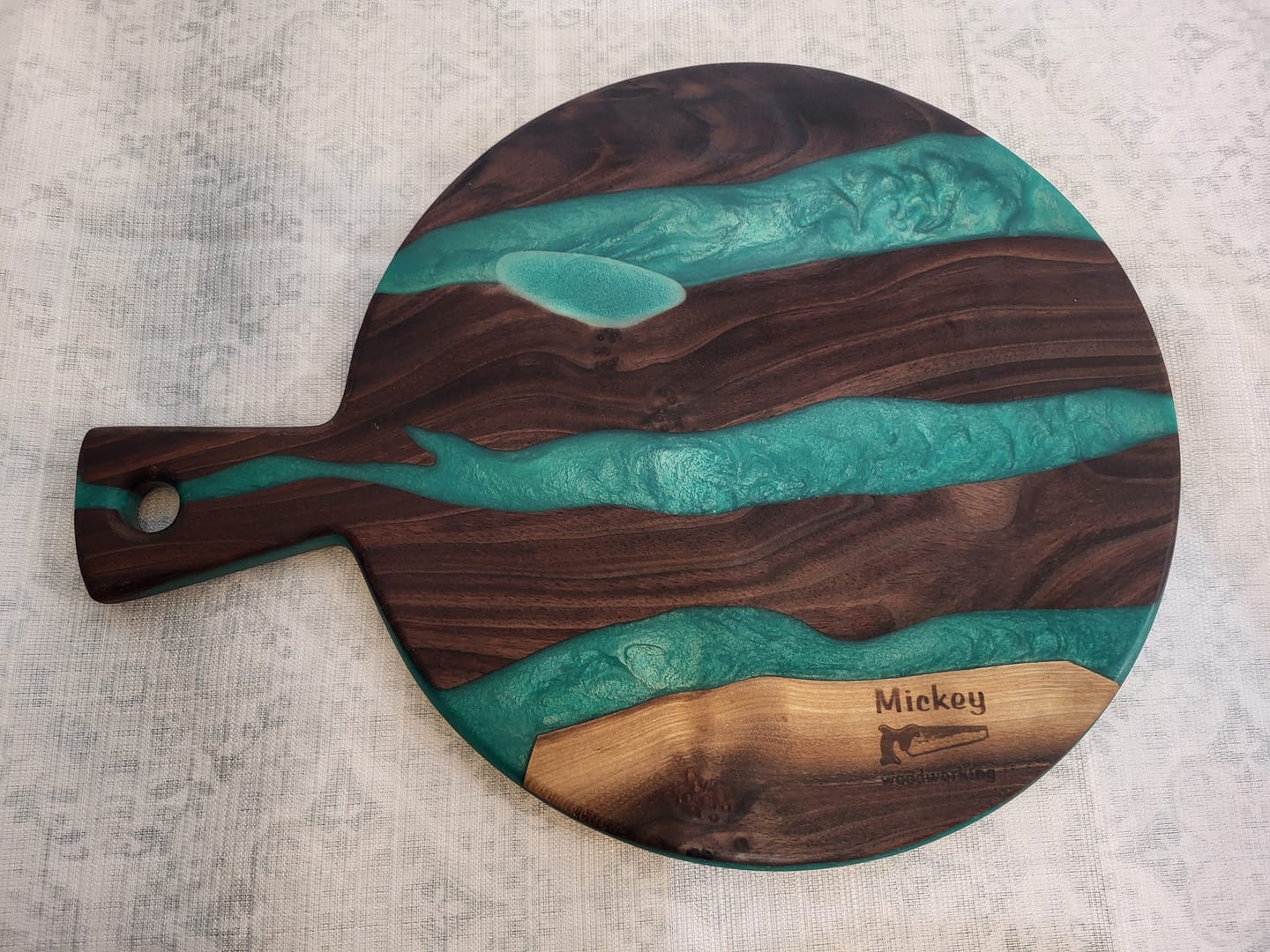 Customer photo review of 15.7x12" Small Round Charcuterie Board With Handle Acrylic Router Template